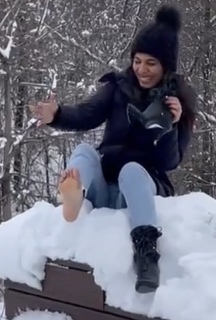 Sheena Melwani feet photo thumbnail