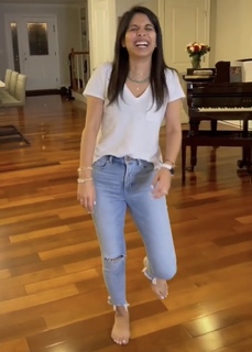 Sheena Melwani feet photo thumbnail