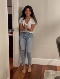 Sheena Melwani feet photo thumbnail