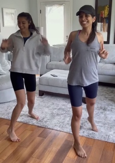 Sheena Melwani feet photo thumbnail