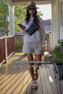 Sheena Melwani feet photo thumbnail