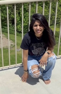 Sheena Melwani feet photo thumbnail