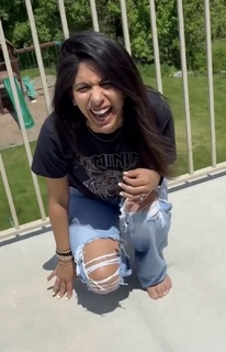 Sheena Melwani feet photo thumbnail