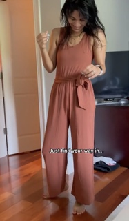 Sheena Melwani feet photo thumbnail