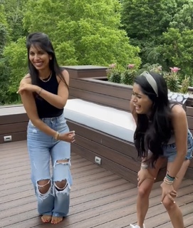 Sheena Melwani feet photo thumbnail