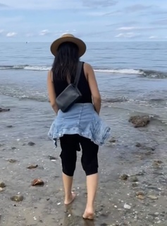 Sheena Melwani feet photo thumbnail