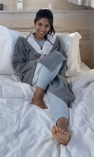 Sheena Melwani feet photo thumbnail