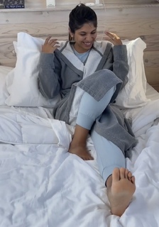 Sheena Melwani feet photo thumbnail