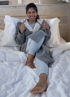 Sheena Melwani feet photo thumbnail