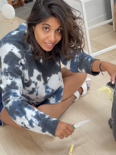 Sheena Melwani feet photo thumbnail