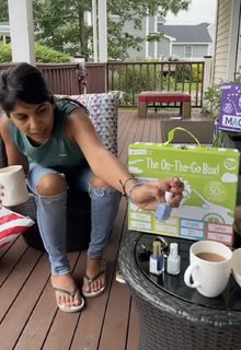 Sheena Melwani feet photo thumbnail