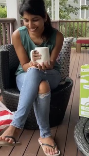 Sheena Melwani feet photo thumbnail