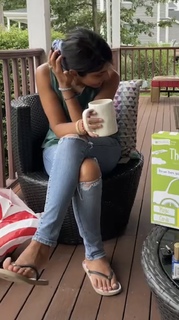 Sheena Melwani feet photo thumbnail