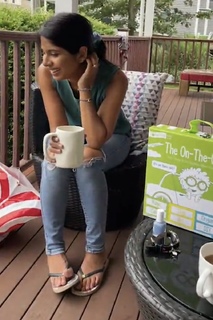 Sheena Melwani feet photo thumbnail