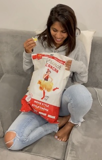 Sheena Melwani feet photo thumbnail