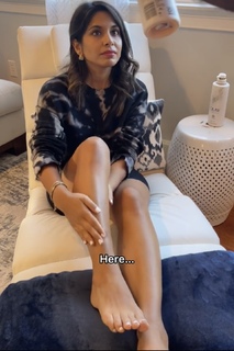 Sheena Melwani feet photo thumbnail