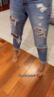 Sheena Melwani feet photo thumbnail