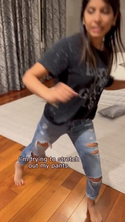 Sheena Melwani feet photo thumbnail