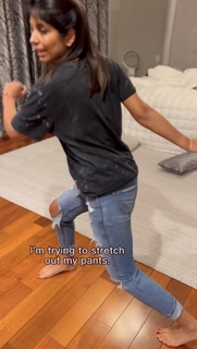 Sheena Melwani feet photo thumbnail