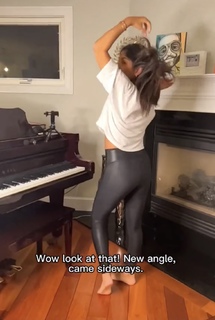 Sheena Melwani feet photo thumbnail