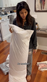 Sheena Melwani feet photo thumbnail