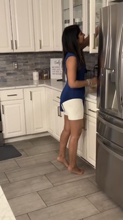 Sheena Melwani feet photo thumbnail