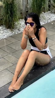 Sheena Melwani feet photo thumbnail