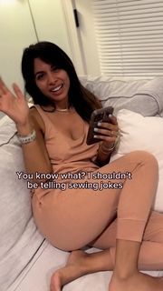 Sheena Melwani feet photo thumbnail