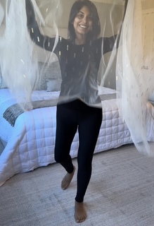 Sheena Melwani feet photo thumbnail