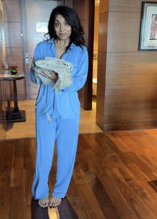 Sheena Melwani feet photo thumbnail