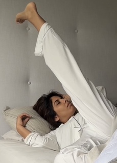 Sheena Melwani feet photo thumbnail