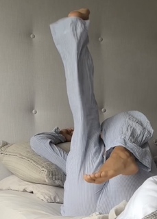 Sheena Melwani feet photo thumbnail