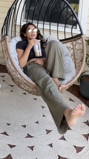 Sheena Melwani feet photo thumbnail