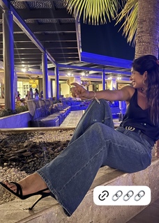 Sheena Melwani feet photo thumbnail