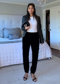 Sheena Melwani feet photo thumbnail