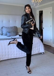 Sheena Melwani feet photo thumbnail