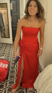 Sheena Melwani feet photo thumbnail