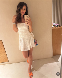 Sheena Melwani feet photo thumbnail