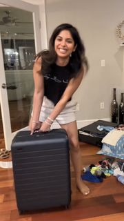 Sheena Melwani feet photo thumbnail