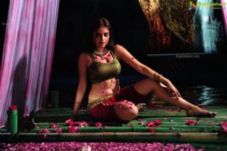 Sheena Shahabadi feet photo 10