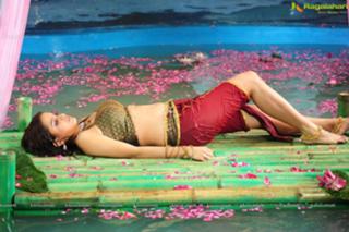 Sheena Shahabadi feet photo 2