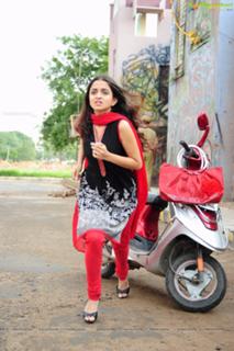 Sheena Shahabadi feet photo 20