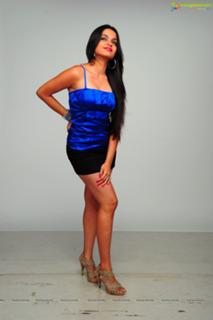 Sheena Shahabadi feet photo 4