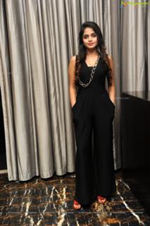Sheena Shahabadi feet photo 16
