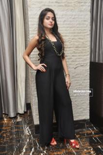 Sheena Shahabadi feet photo 7