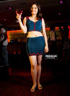 Sheena Shahabadi feet photo 9