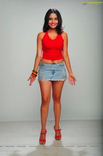 Sheena Shahabadi feet photo 2