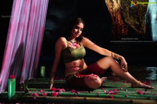 Sheena Shahabadi feet photo 20