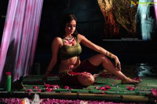 Sheena Shahabadi feet photo 18