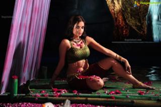 Sheena Shahabadi feet photo 17